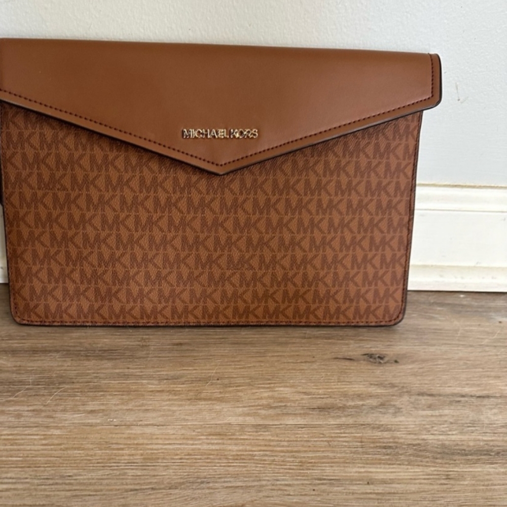 NWOT Michael Kors Clutch